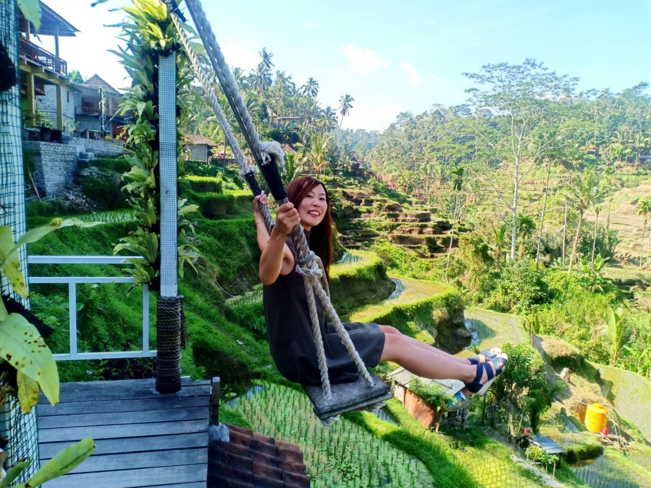 バリ島で絶景ブランコ！